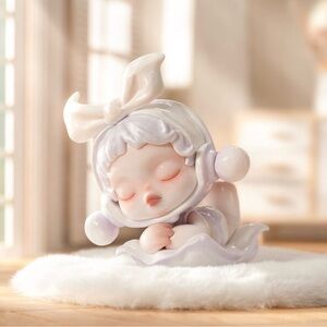 The Day Off - Skullpanda The Warmth Figureine